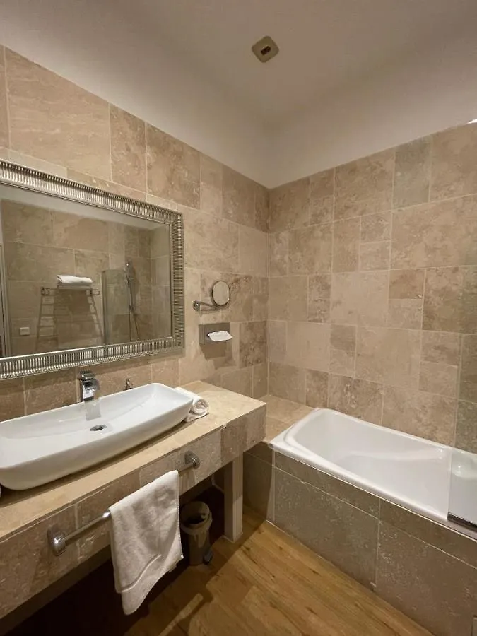 Hotel Le Mas Angelussi Salon-de-Provence